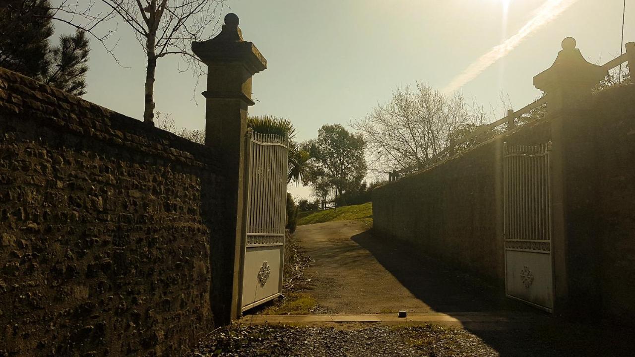 Le Domaine Des Roseraies, Monfréville Buitenkant foto